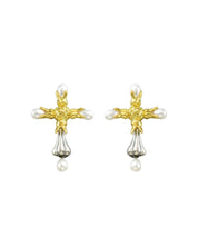 PERLA CROSS EARRINGS
