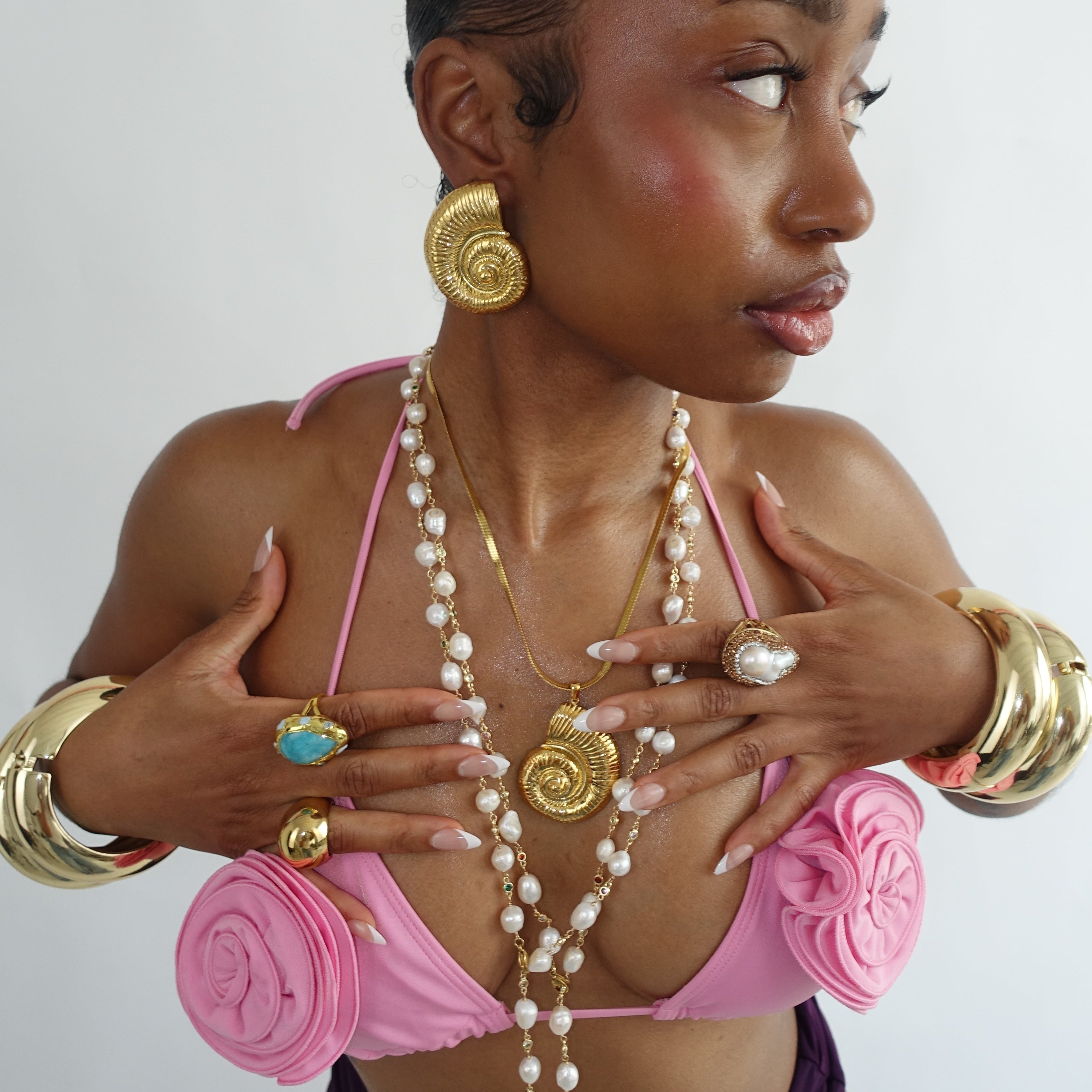 CONCH NECKLACE GOLD