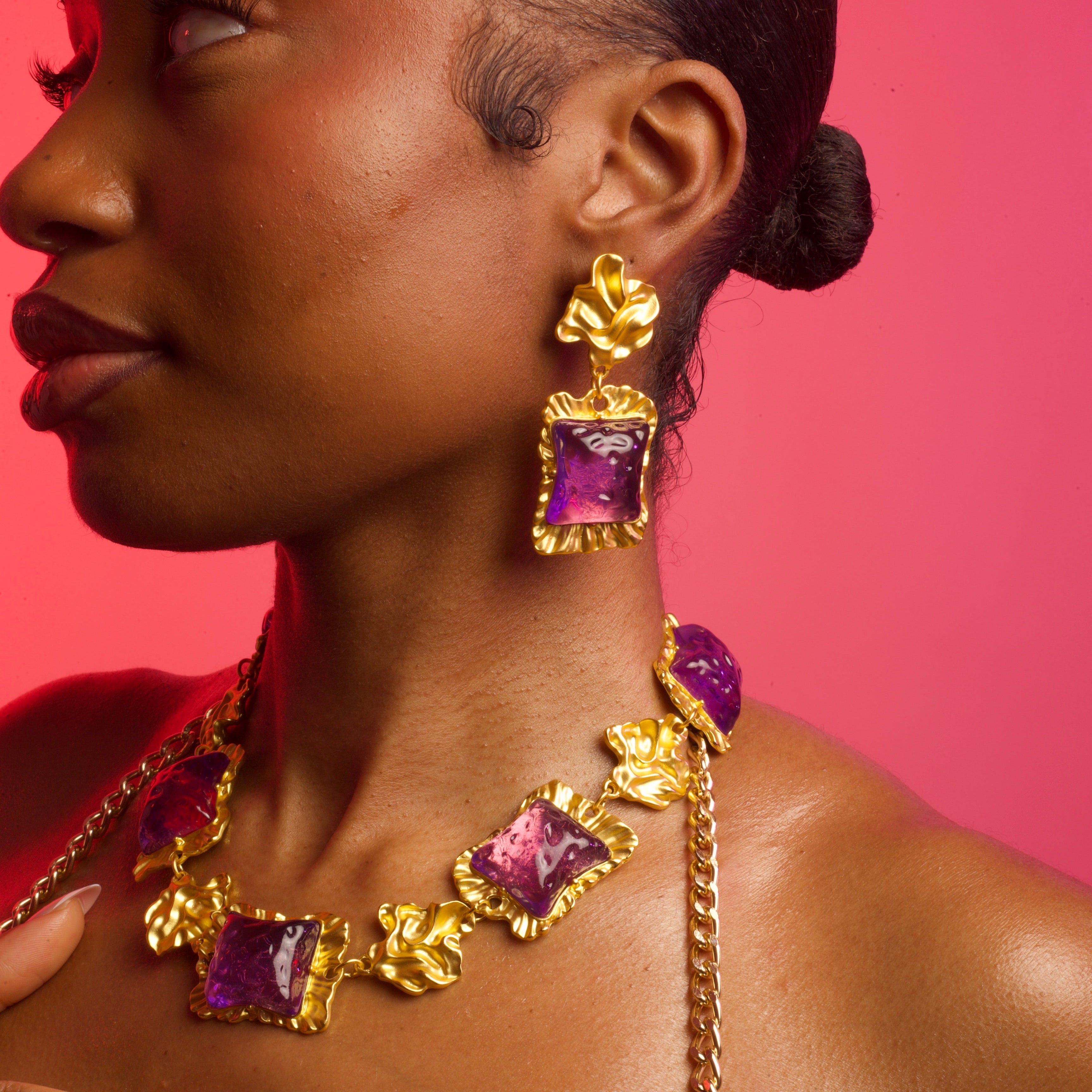OWIA NECKLACE PURPLE