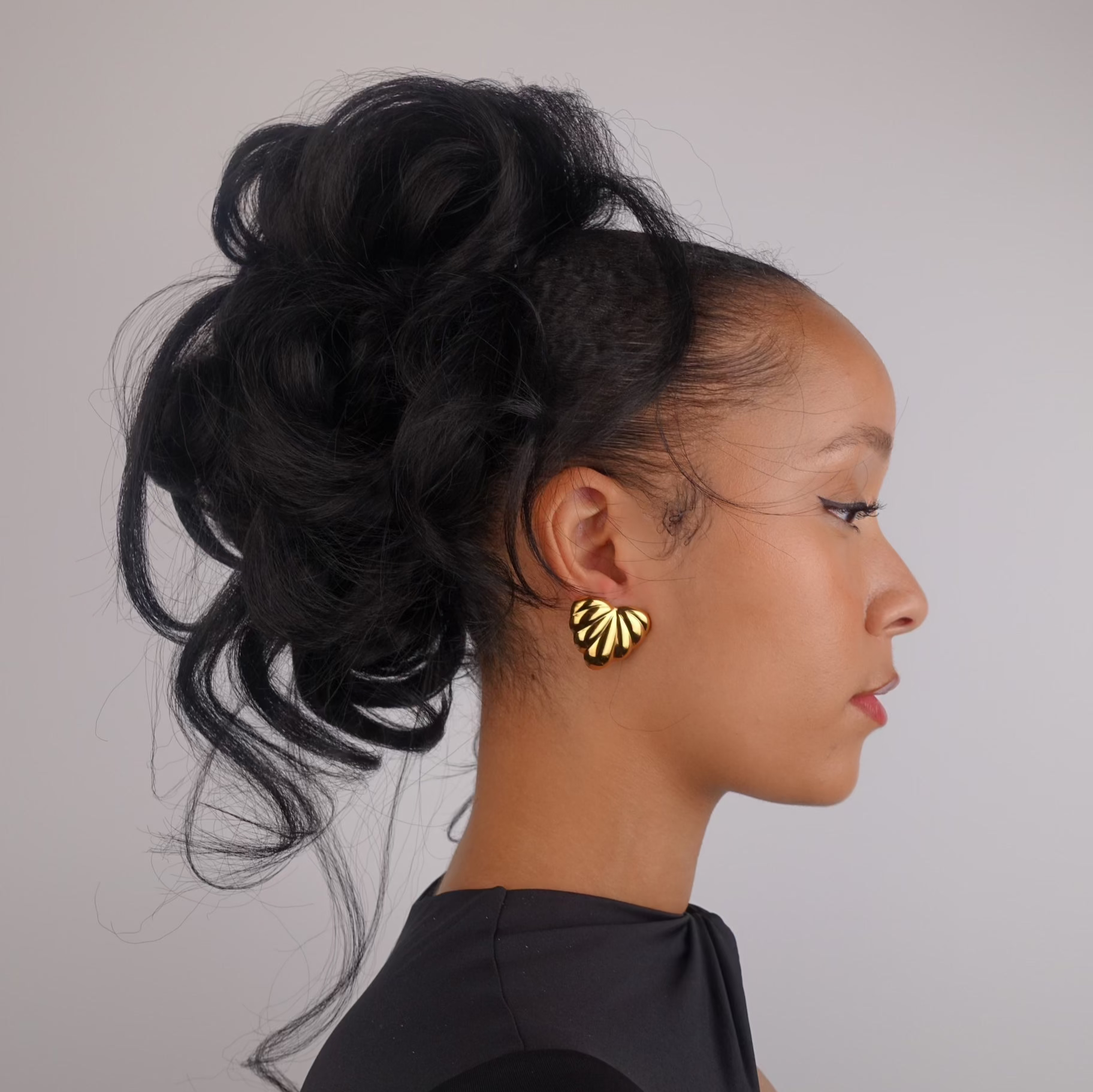 ILAI GOLD EARRING