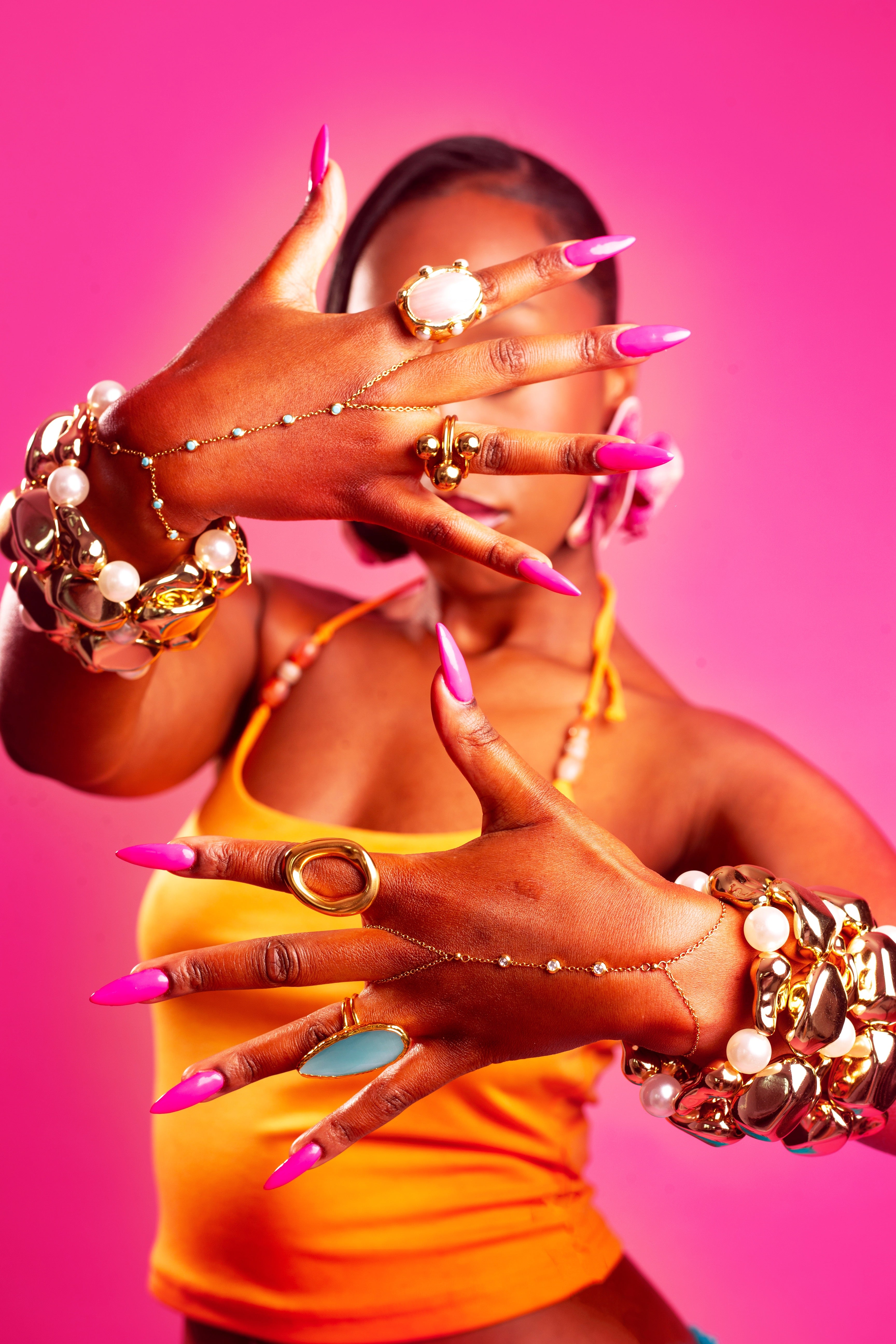 AZULE HAND CHAIN
