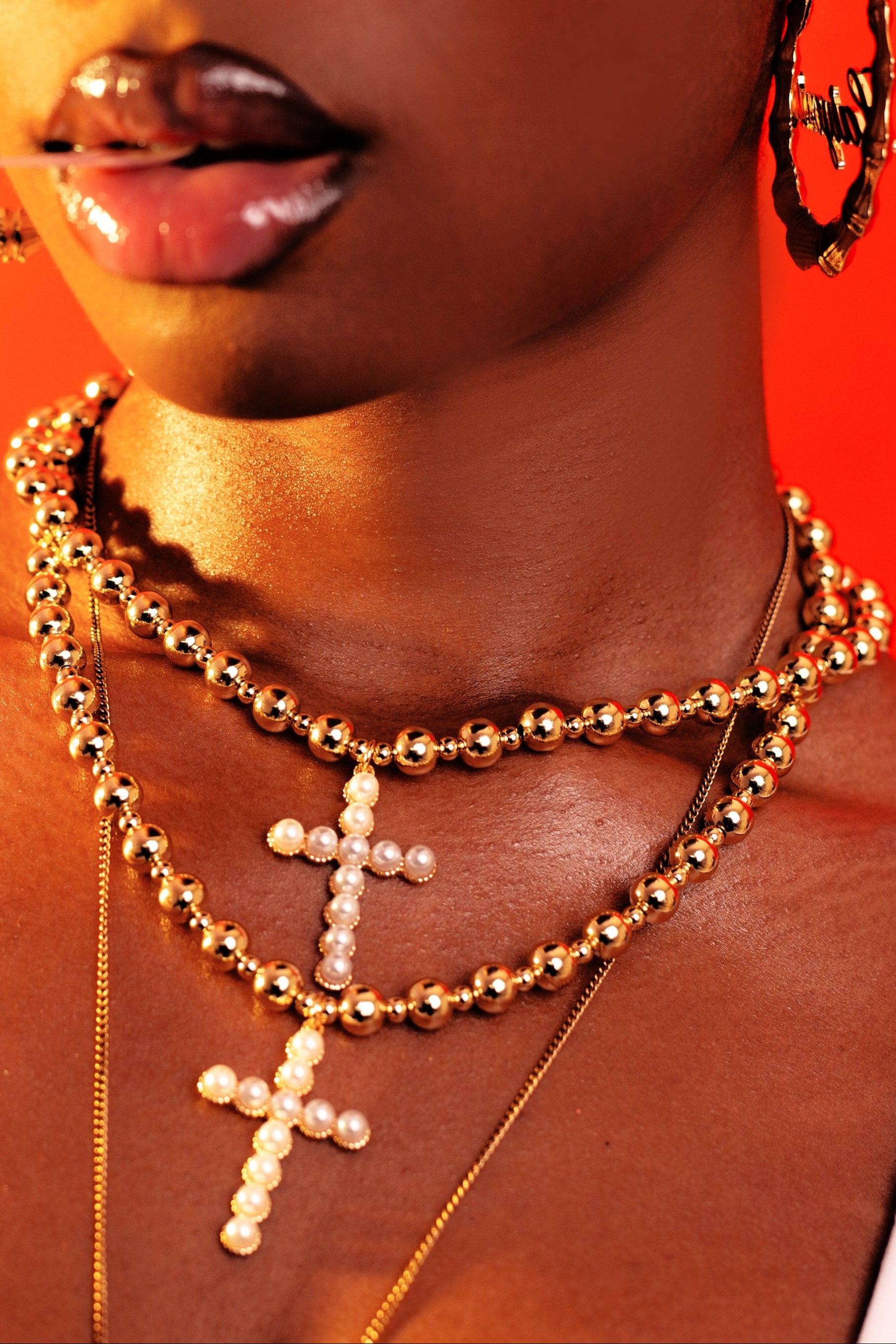 VENUS CROSS NECKLACE GOLD